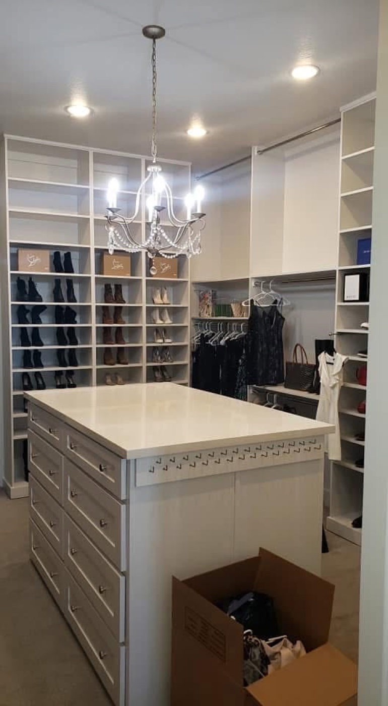 Cabinets & Built-Ins